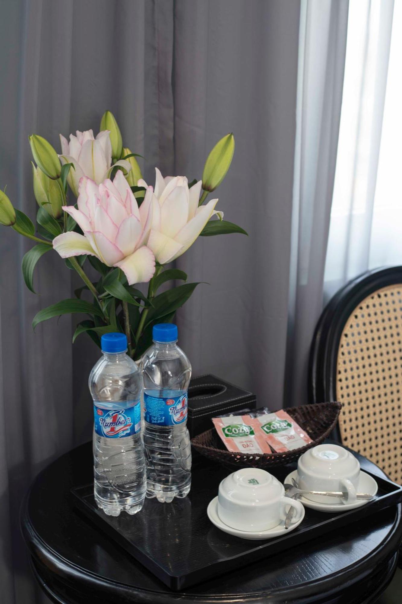 Madelise Amica Hotel And Travel Hanoi Esterno foto