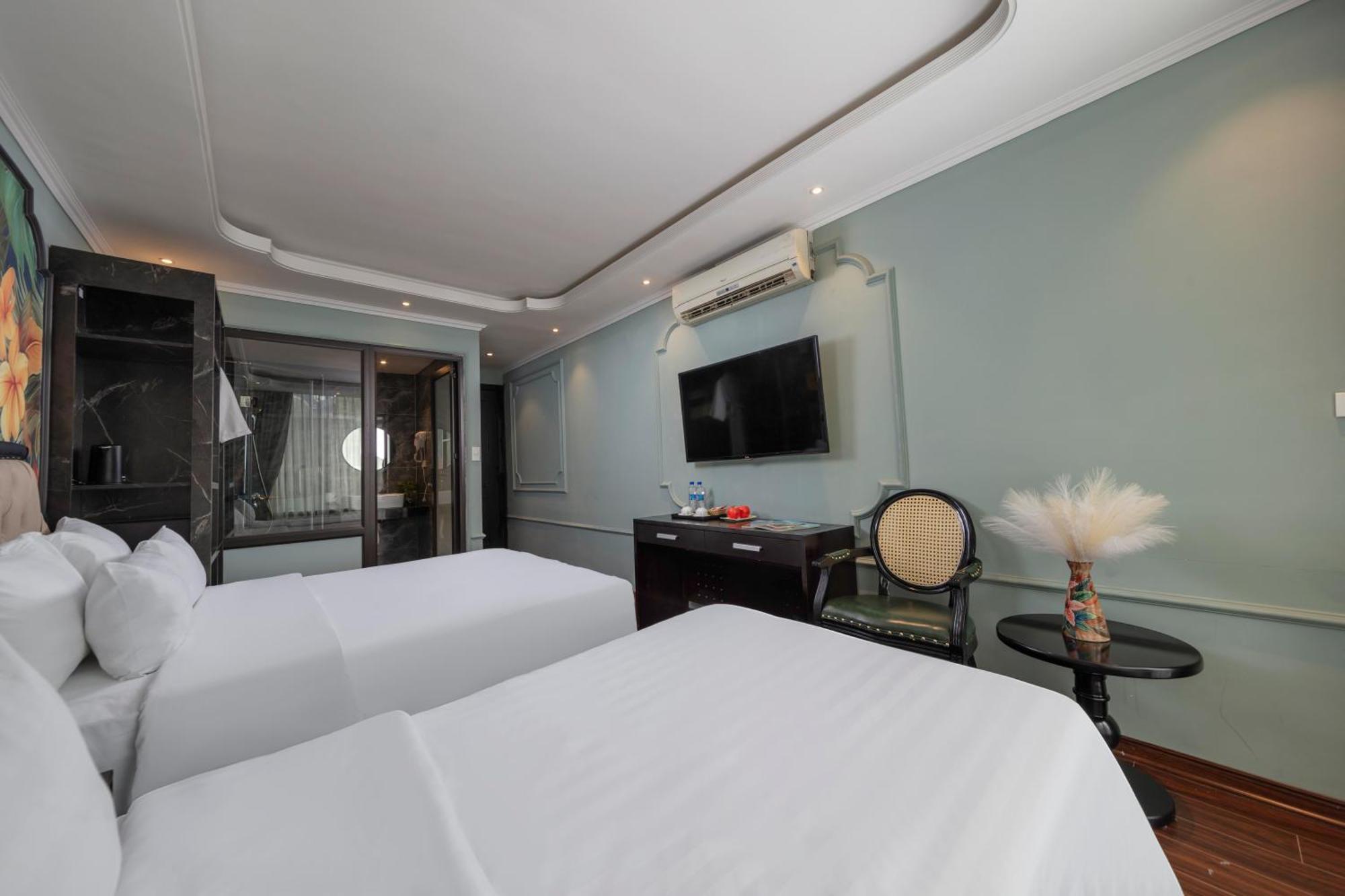 Madelise Amica Hotel And Travel Hanoi Esterno foto